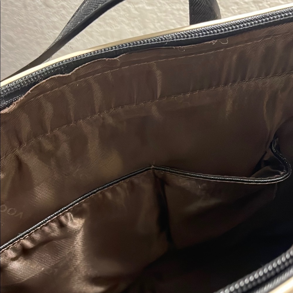 Lovevook Elegant Two-Tone Tote Bag - Picture 9 of 10